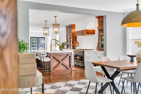 30 Mclaren St, Red Bank, NJ 07701