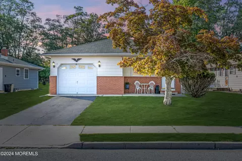 120 Bimini Dr, Toms River, NJ 08757