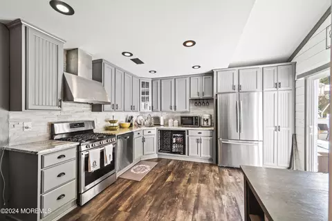 Kitchen - 121 Atrium Dr, Brick, NJ 08723 photo 2 of 4