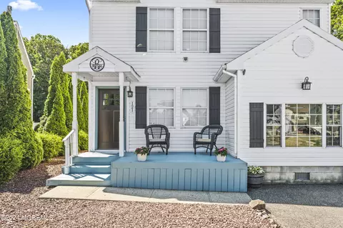 Exterior - 121 Atrium Dr, Brick, NJ 08723 photo 2 of 14