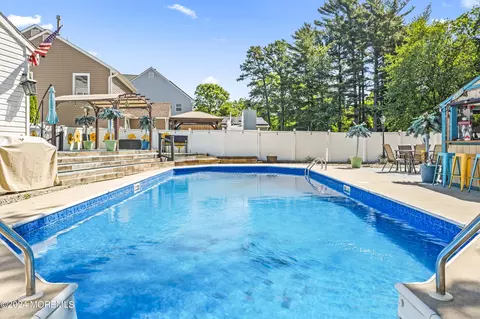 Exterior - 121 Atrium Dr, Brick, NJ 08723 photo 6 of 14