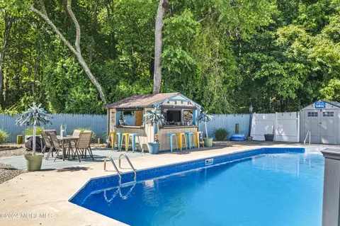 Exterior - 121 Atrium Dr, Brick, NJ 08723 photo 9 of 14