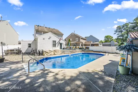 Exterior - 121 Atrium Dr, Brick, NJ 08723 photo 7 of 14