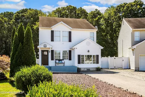 Exterior - 121 Atrium Dr, Brick, NJ 08723 photo 11 of 14