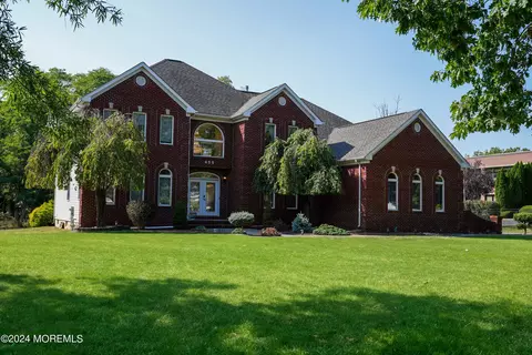 455 Iron Bridge Rd, Freehold, NJ 07728