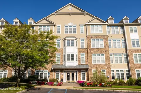1404 Cedar Village Blvd #404, East Brunswick, NJ 08816