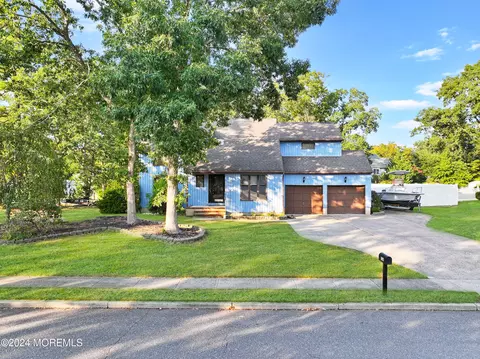 734 Cambridge Rd, Lanoka Harbor, NJ 08734