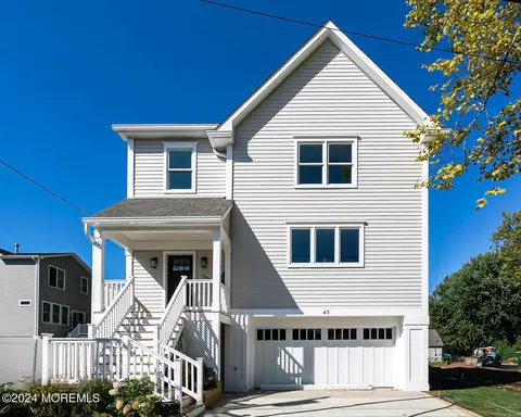 43 Shore Acres Ave, Middletown, NJ 07748