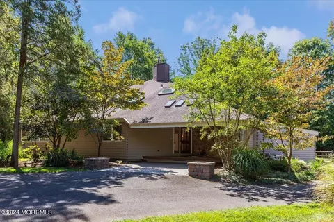 180 Hope Rd, Tinton Falls, NJ 07724