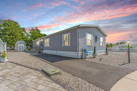 1607 Byron Ct, Toms River, NJ 08755