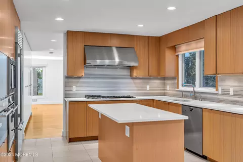 Kitchen - 15 Deer Path, Holmdel, NJ 07733 photo 5 of 9