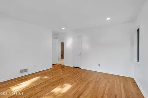 Bedroom - 15 Deer Path, Holmdel, NJ 07733 photo 4 of 8