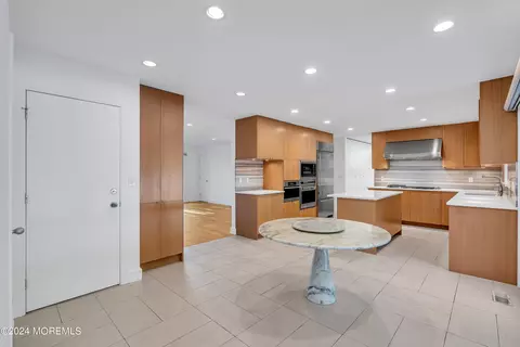 Kitchen - 15 Deer Path, Holmdel, NJ 07733 photo 8 of 9