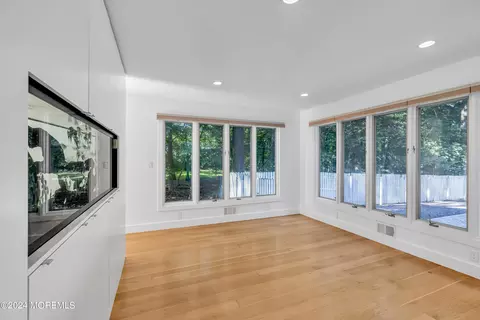 Living - 15 Deer Path, Holmdel, NJ 07733 photo 4 of 8
