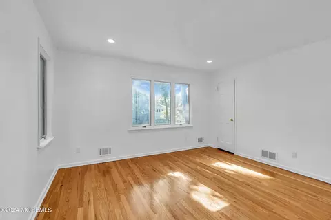Bedroom - 15 Deer Path, Holmdel, NJ 07733 photo 3 of 8