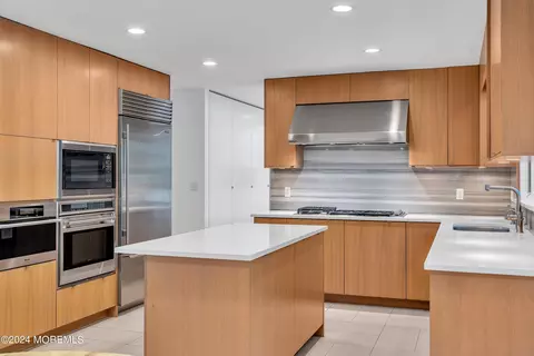 Kitchen - 15 Deer Path, Holmdel, NJ 07733 photo 6 of 9