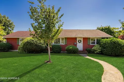 1600 Cherry Blossom Ln, Point Pleasant, NJ 08742