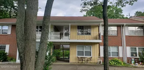 20 Buckingham Dr # F, Lakewood, NJ 08701