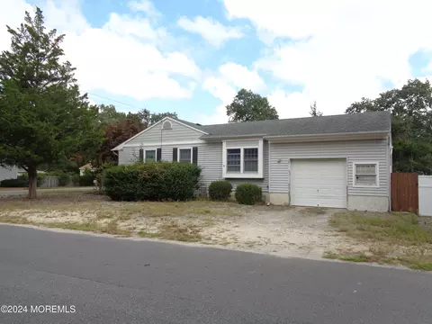401 Springfield Ave, Pine Beach, NJ 08741 photo 3