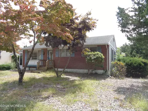 401 Springfield Ave, Pine Beach, NJ 08741 photo 2