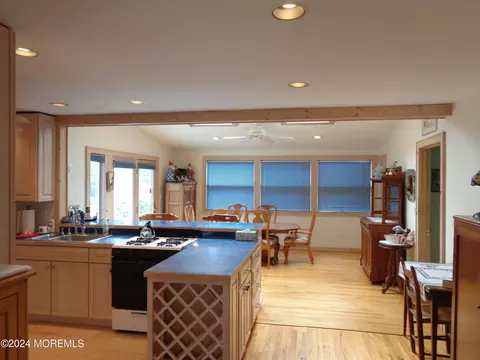 401 Springfield Ave, Pine Beach, NJ 08741 photo 4