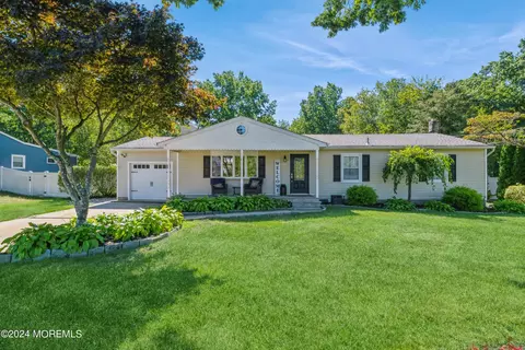 771 Dorathys Ln, Jackson, NJ 08527