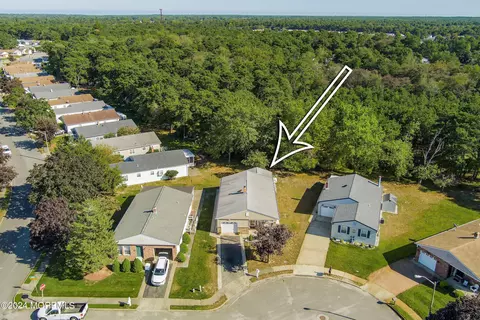 View/Area - 4 Lagos Ct, Berkeley, NJ 08721 photo 1 of 5