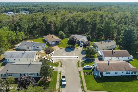 View/Area - 4 Lagos Ct, Berkeley, NJ 08721 photo 2 of 5