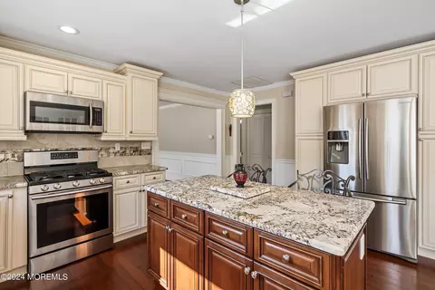 Kitchen - 4 Lagos Ct, Berkeley, NJ 08721 photo 3 of 7
