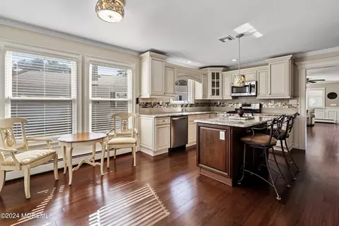 Kitchen - 4 Lagos Ct, Berkeley, NJ 08721 photo 5 of 7