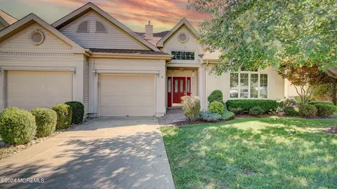 74 Harwood Rd, Monroe, NJ 08831