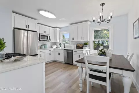 15 Maple Ave, Old Bridge, NJ 08857