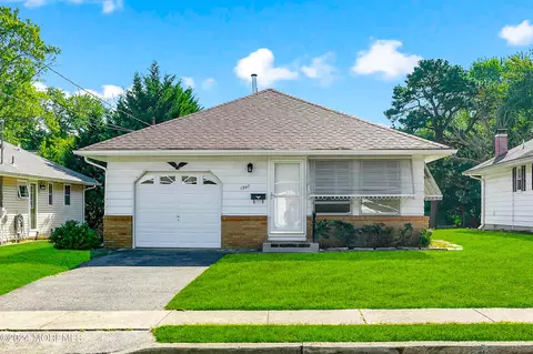 1947 Mount Juliano Ln, Toms River, NJ 08753