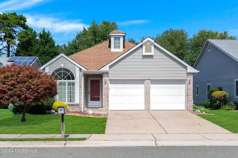 1614 Crimson Rd, Toms River, NJ 08755