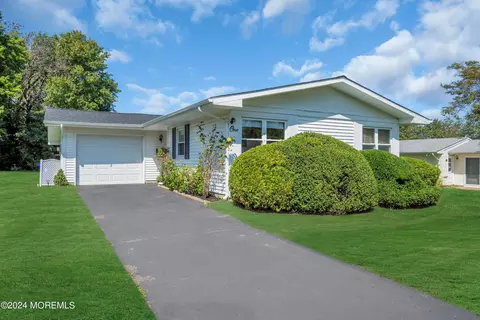 1 Logan Ct, Brick, NJ 08724