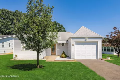 15 Barker St, Brick, NJ 08724