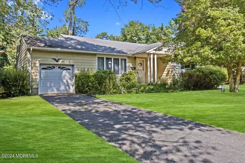 146 Bruce Rd, Red Bank, NJ 07701