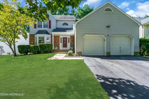 31 Brady Rd, Shrewsbury, NJ 07702
