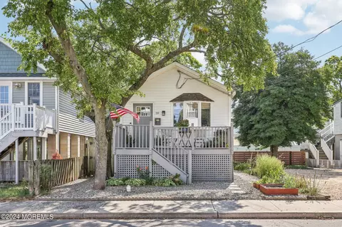 59 Washington Ave, Highlands, NJ 07732