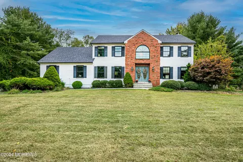 10 Desai Ct, Freehold, NJ 07728