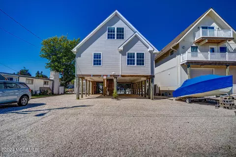 9 Nantucket Ct, Little Egg Harbor, NJ 08087