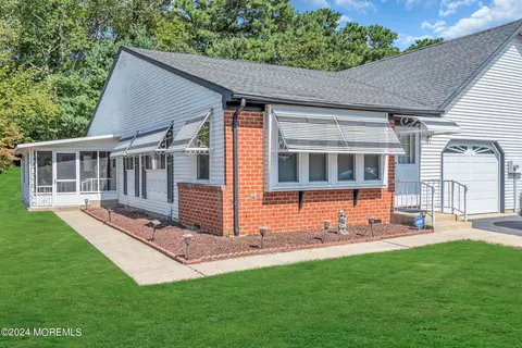 20 Spring St # A, Whiting, NJ 08759