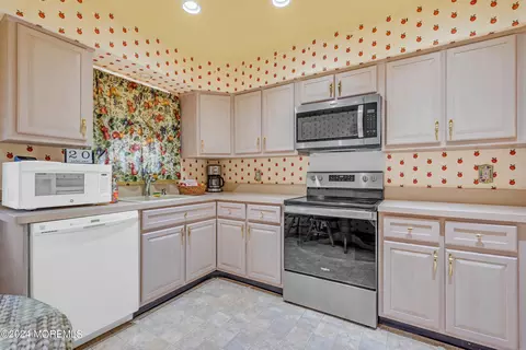 20 Spring St # A, Whiting, NJ 08759 photo 9