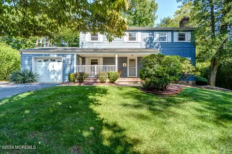 33 Stearns Rd, East Brunswick, NJ 08816
