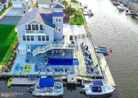 16 Chesapeake Ct, Little Egg Harbor, NJ 08087