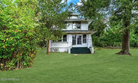 53 Estelle Ln, Howell, NJ 07731