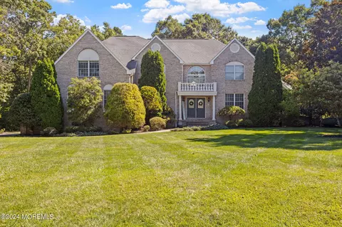 611 Pineview Dr, Galloway, NJ 08205