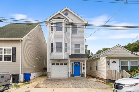 15 S 2nd St, Highlands, NJ 07732