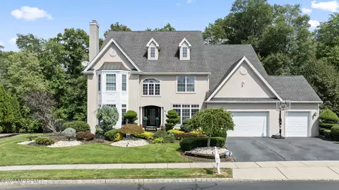 42 Cornwallis Ct, Manalapan, NJ 07726