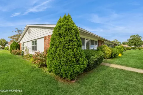 1207 Shetland Dr # A, Lakewood, NJ 08701